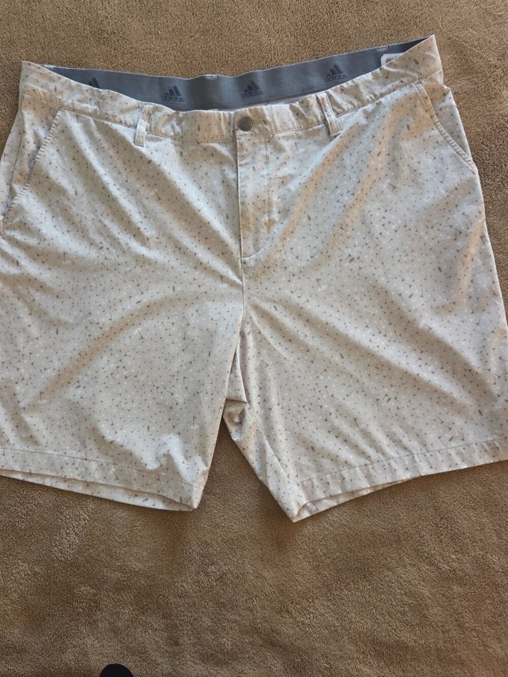 Adidas Golf Shorts Mens 42 Tan Flagstick Print AOP Performance Stretch Outdoors
